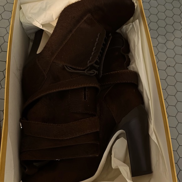 Diana Brown Fur Fendi Boots - Picture 2 of 5